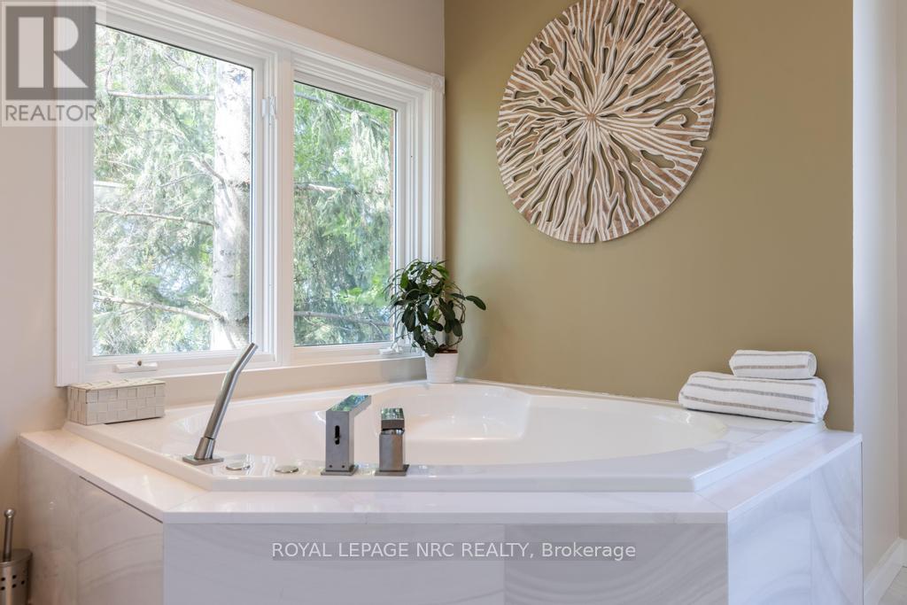 












11 ABBEY AVENUE

,
St. Catharines (Port Dalhousie),




Ontario
L2N5J5

