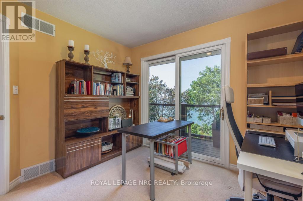 












11 ABBEY AVENUE

,
St. Catharines (Port Dalhousie),




Ontario
L2N5J5

