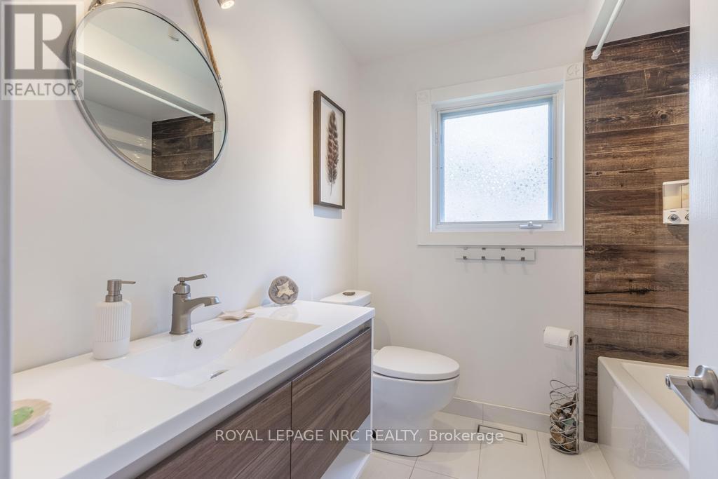 












11 ABBEY AVENUE

,
St. Catharines (Port Dalhousie),




Ontario
L2N5J5

