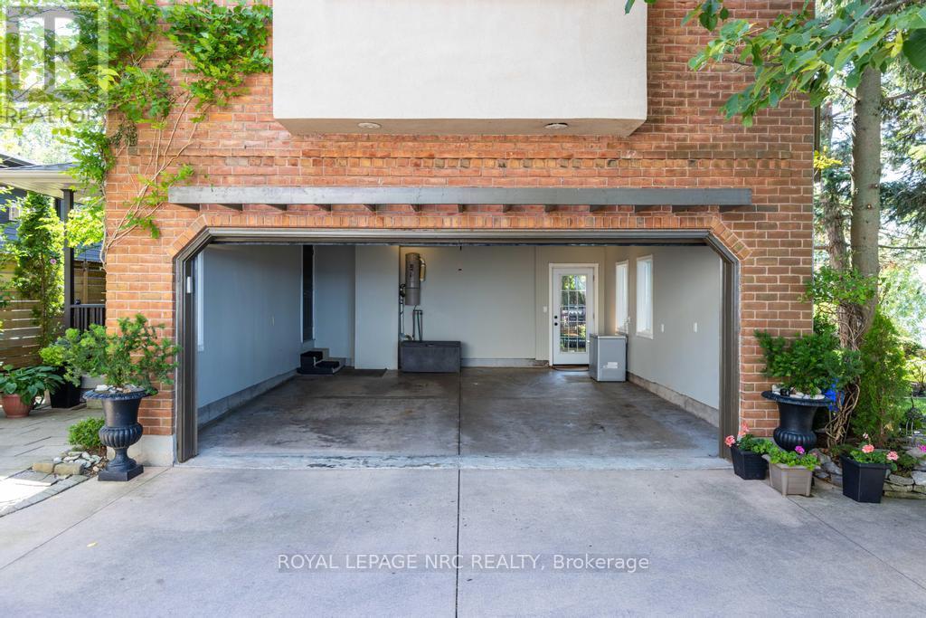 












11 ABBEY AVENUE

,
St. Catharines (Port Dalhousie),




Ontario
L2N5J5

