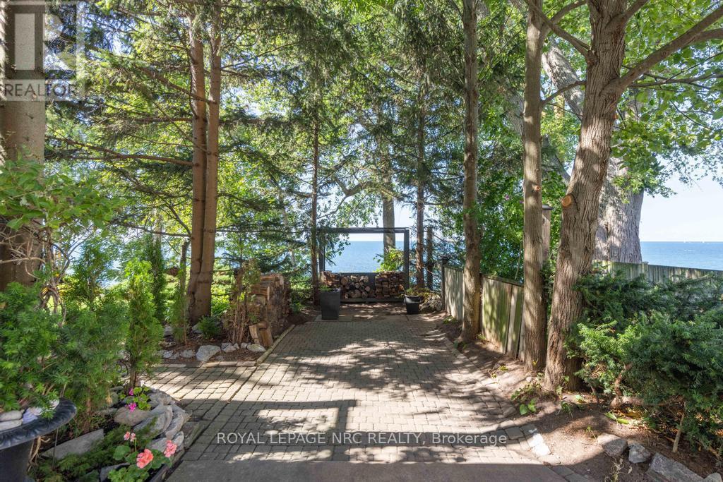 












11 ABBEY AVENUE

,
St. Catharines (Port Dalhousie),




Ontario
L2N5J5

