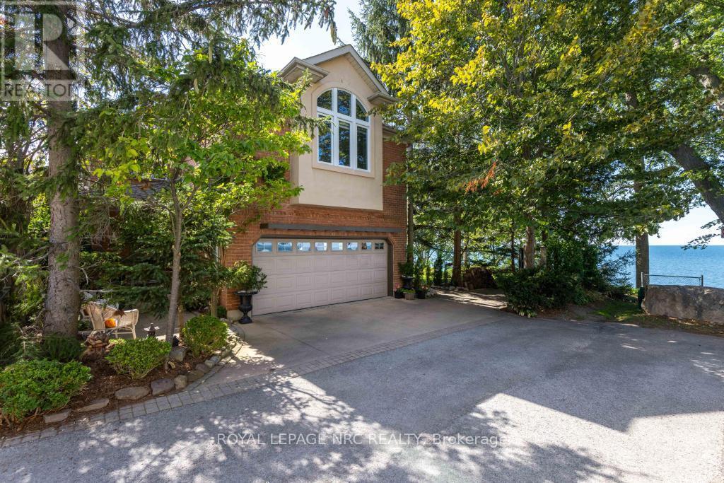 












11 ABBEY AVENUE

,
St. Catharines (Port Dalhousie),




Ontario
L2N5J5

