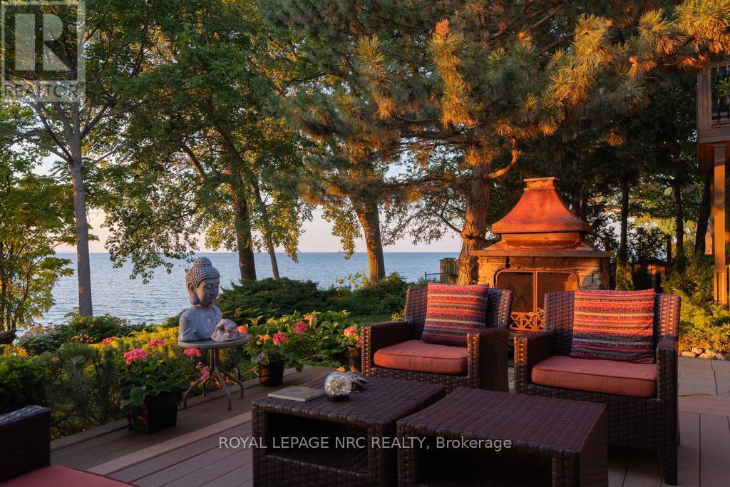 












11 ABBEY AVENUE

,
St. Catharines (Port Dalhousie),




Ontario
L2N5J5

