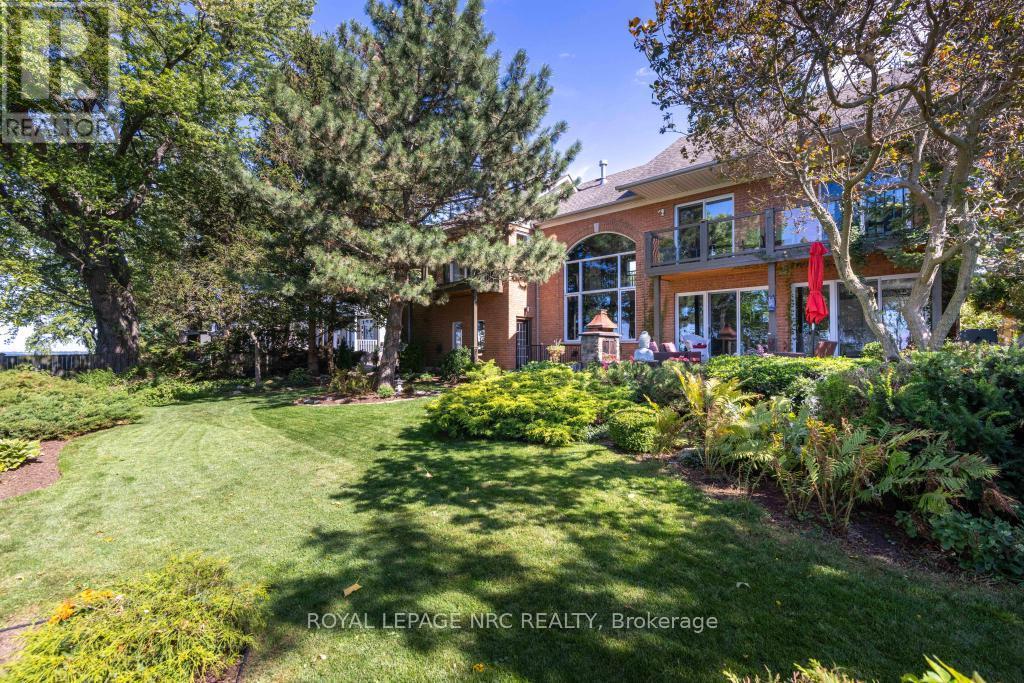 












11 ABBEY AVENUE

,
St. Catharines (Port Dalhousie),




Ontario
L2N5J5

