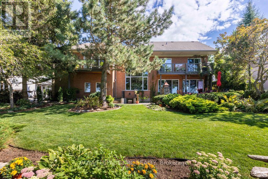 












11 ABBEY AVENUE

,
St. Catharines (Port Dalhousie),




Ontario
L2N5J5

