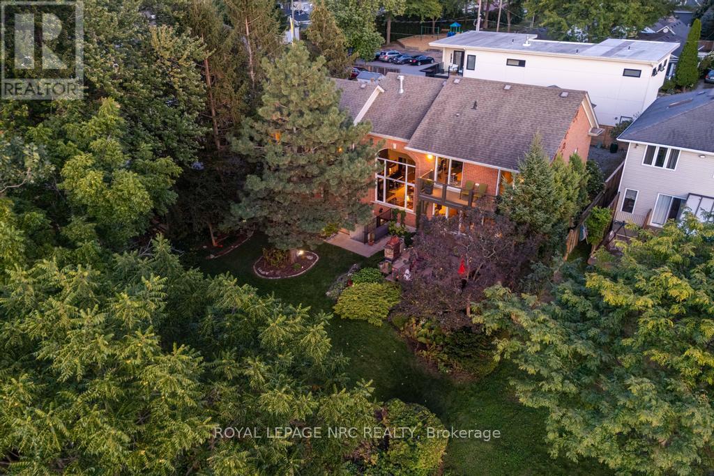 












11 ABBEY AVENUE

,
St. Catharines (Port Dalhousie),




Ontario
L2N5J5

