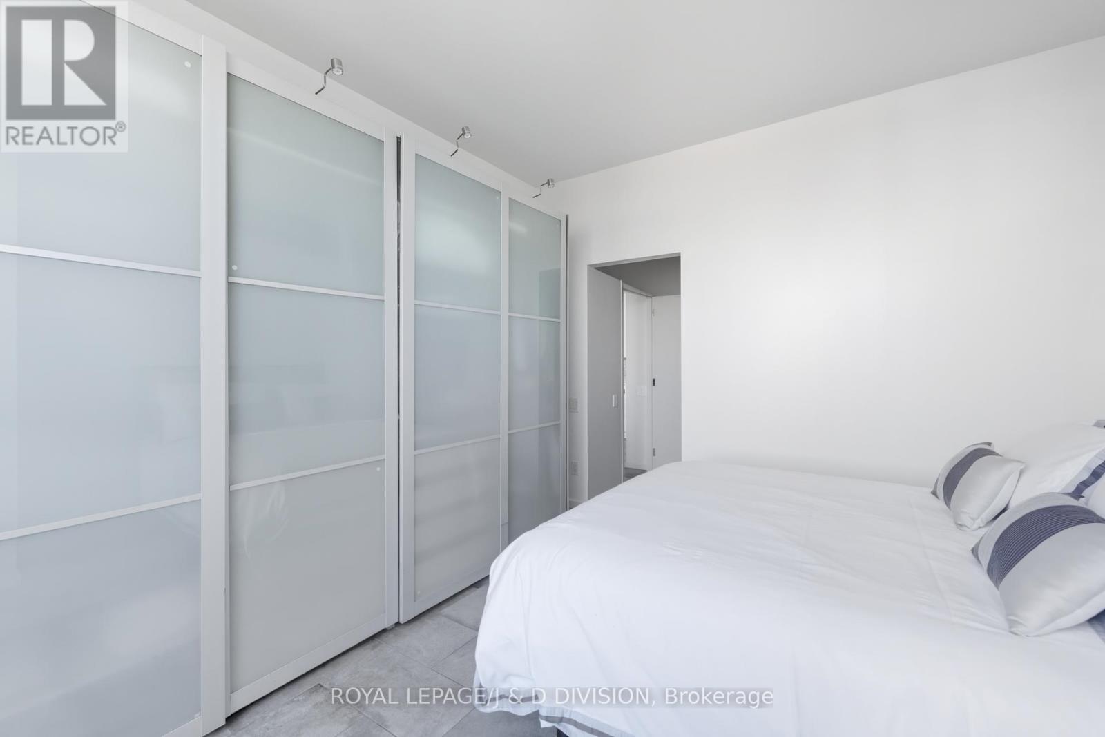 












610 - 160 BALDWIN STREET

,
Toronto,




Ontario
M5T3K7

