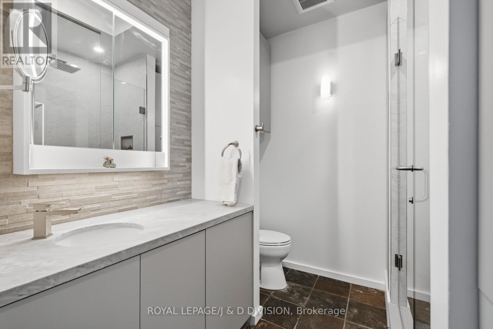 












610 - 160 BALDWIN STREET

,
Toronto,




Ontario
M5T3K7

