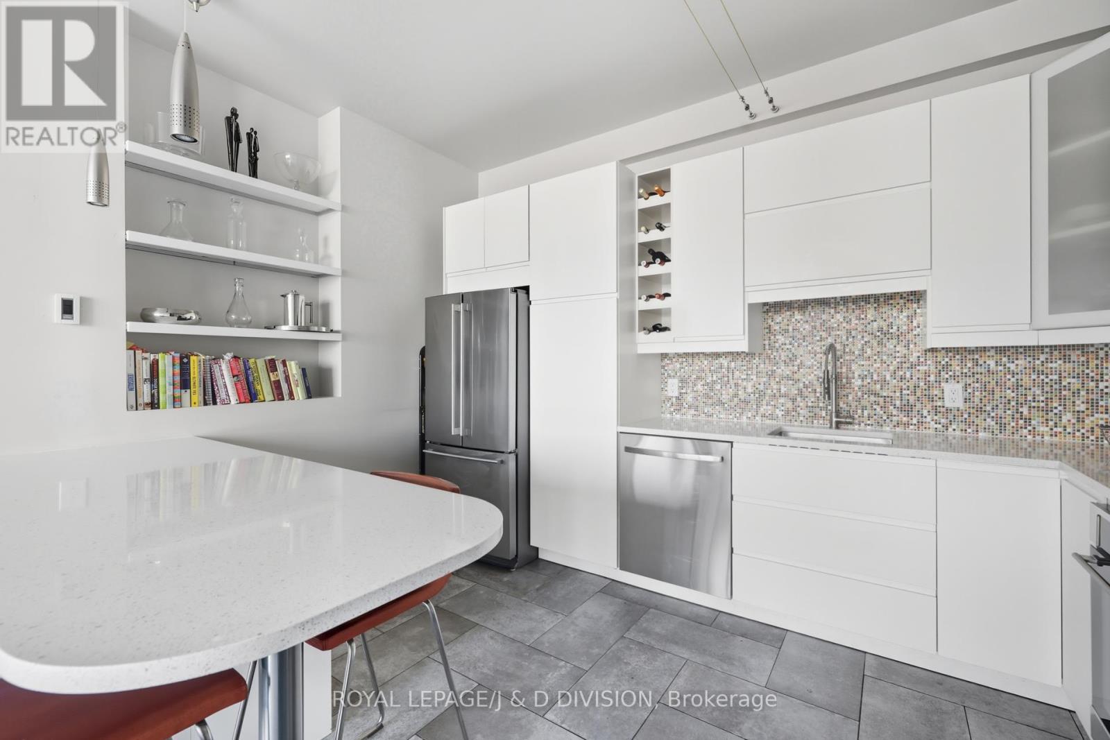 












610 - 160 BALDWIN STREET

,
Toronto,




Ontario
M5T3K7

