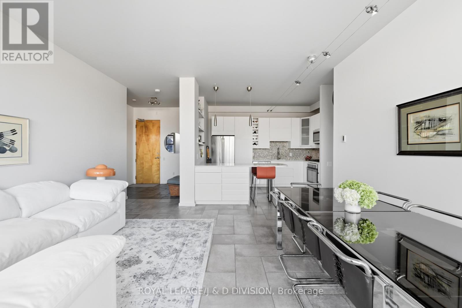 












610 - 160 BALDWIN STREET

,
Toronto,




Ontario
M5T3K7

