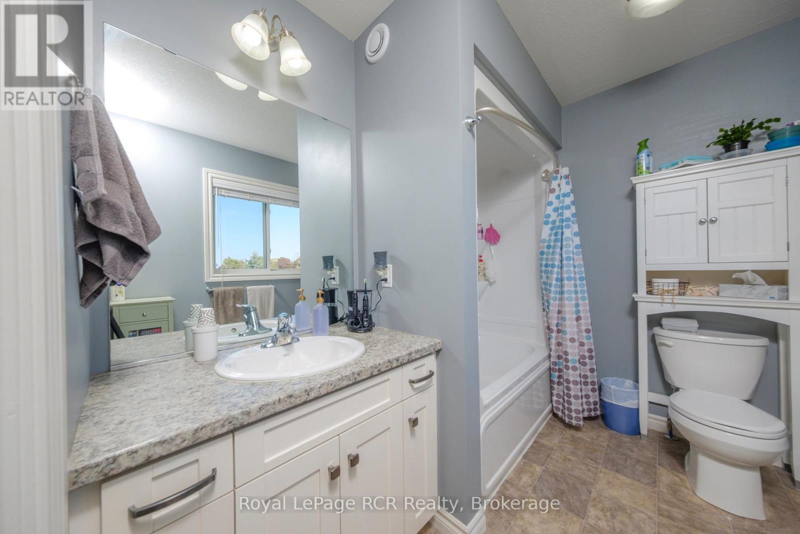 












54 LAKEFIELD DRIVE

,
Kincardine,




Ontario
N2Z0C9

