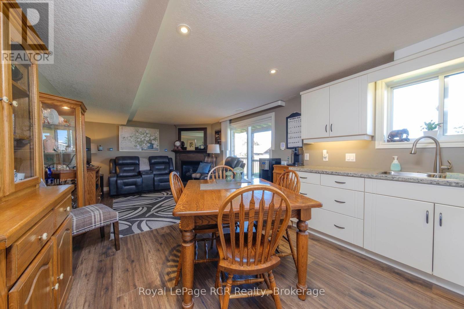 












54 LAKEFIELD DRIVE

,
Kincardine,




Ontario
N2Z0C9

