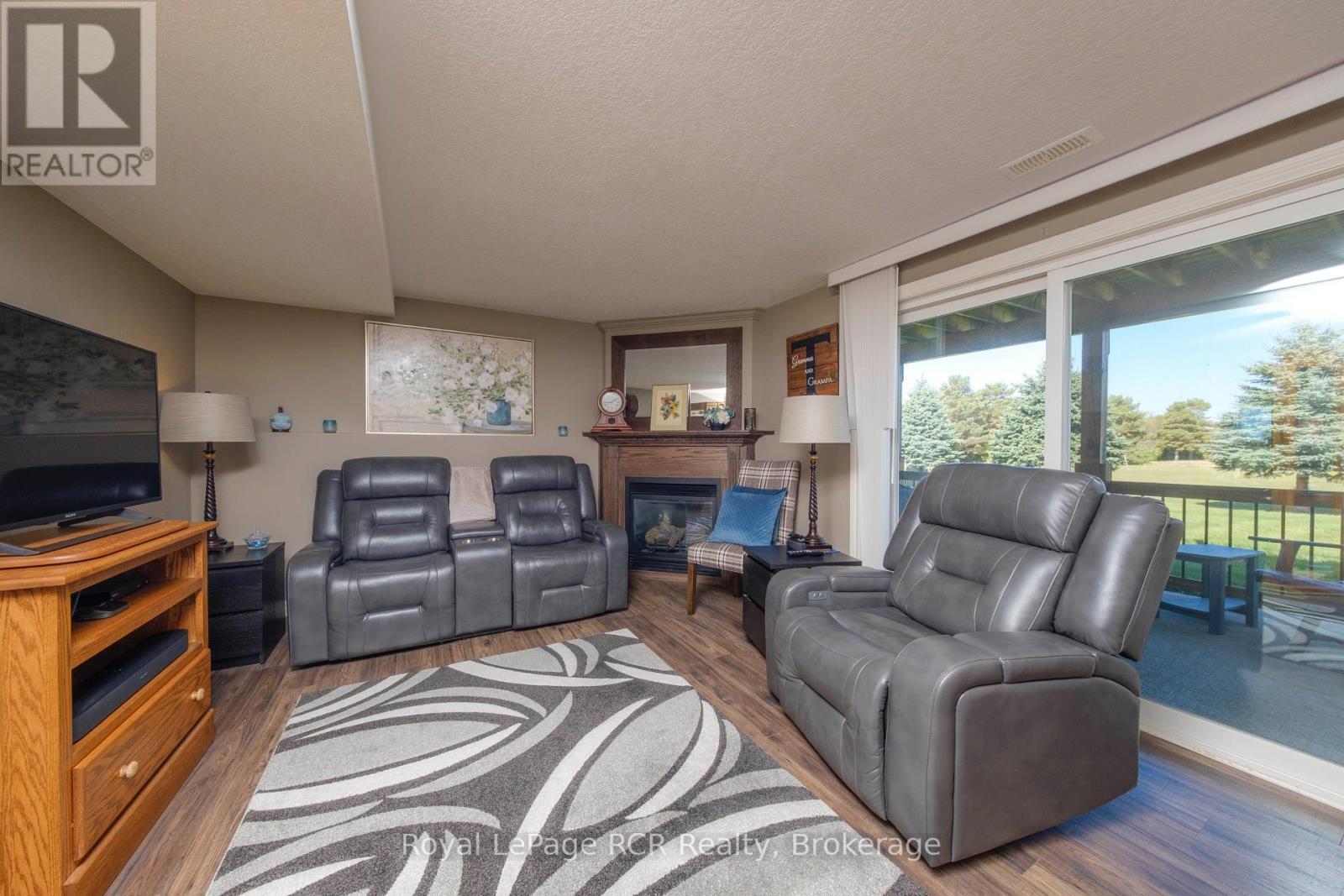 












54 LAKEFIELD DRIVE

,
Kincardine,




Ontario
N2Z0C9

