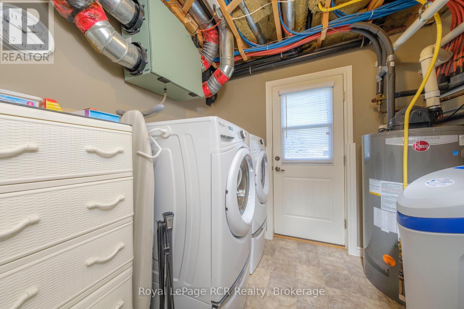












54 LAKEFIELD DRIVE

,
Kincardine,




Ontario
N2Z0C9

