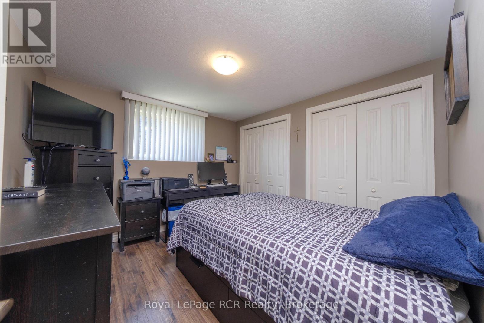 












54 LAKEFIELD DRIVE

,
Kincardine,




Ontario
N2Z0C9

