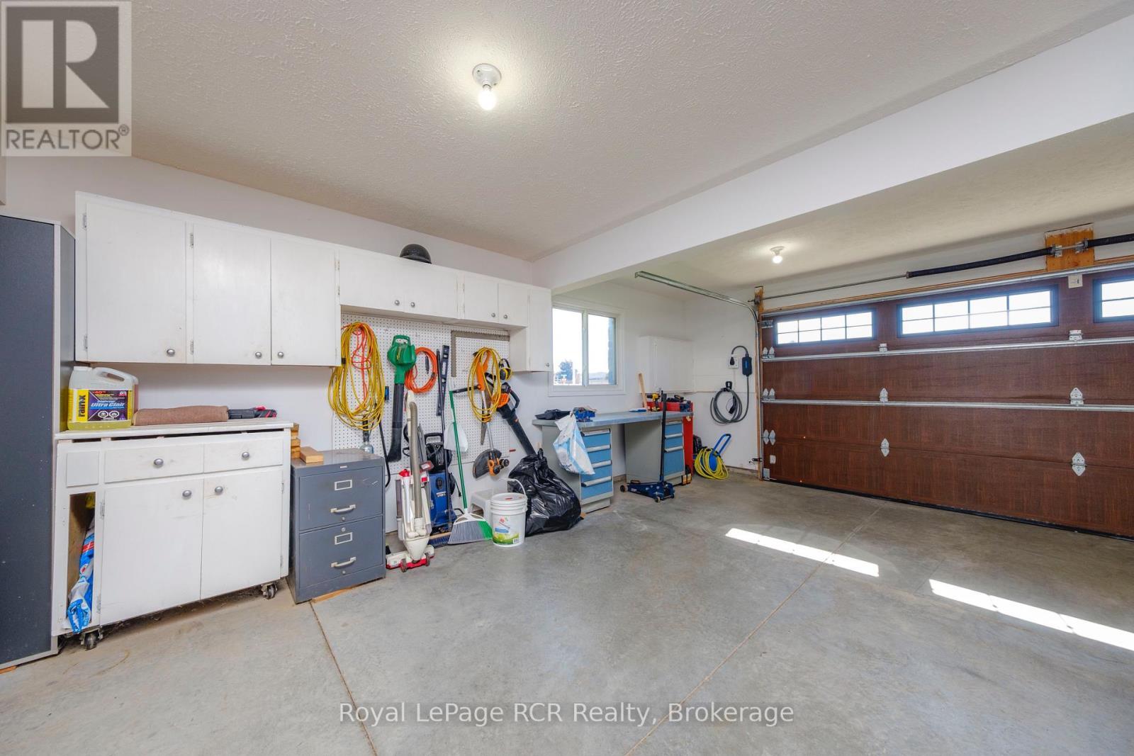 












54 LAKEFIELD DRIVE

,
Kincardine,




Ontario
N2Z0C9

