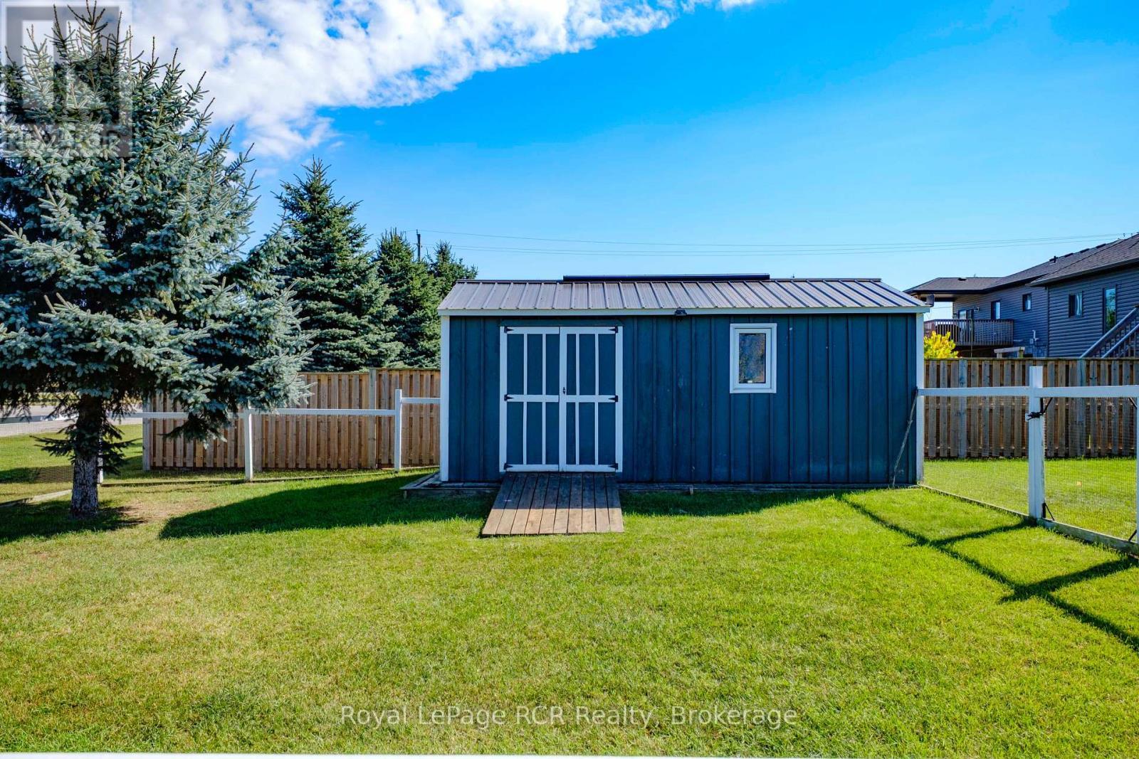 












54 LAKEFIELD DRIVE

,
Kincardine,




Ontario
N2Z0C9

