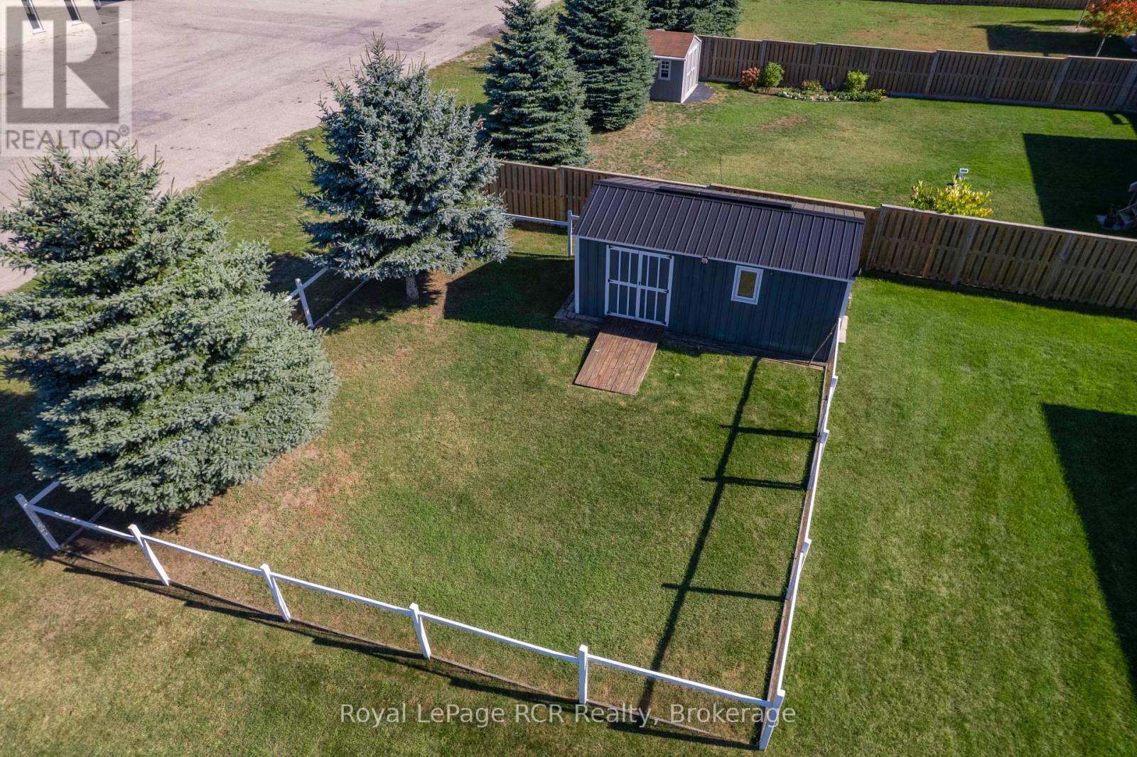












54 LAKEFIELD DRIVE

,
Kincardine,




Ontario
N2Z0C9

