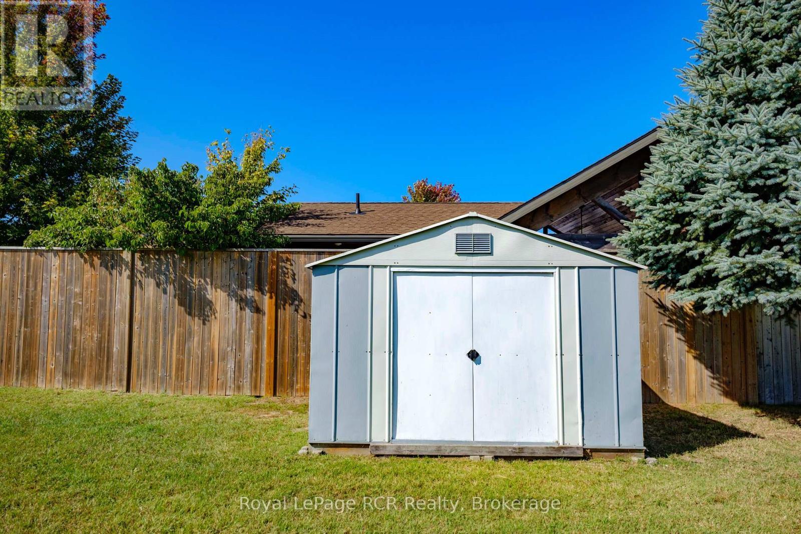 












54 LAKEFIELD DRIVE

,
Kincardine,




Ontario
N2Z0C9

