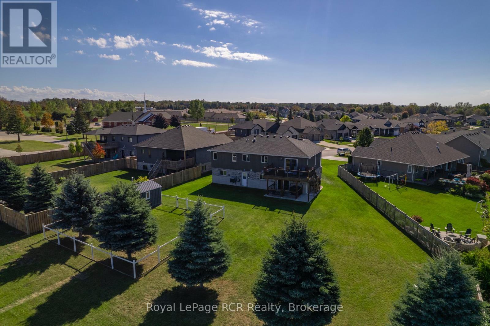 












54 LAKEFIELD DRIVE

,
Kincardine,




Ontario
N2Z0C9

