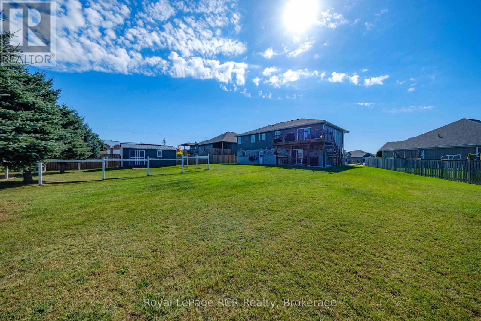 












54 LAKEFIELD DRIVE

,
Kincardine,




Ontario
N2Z0C9

