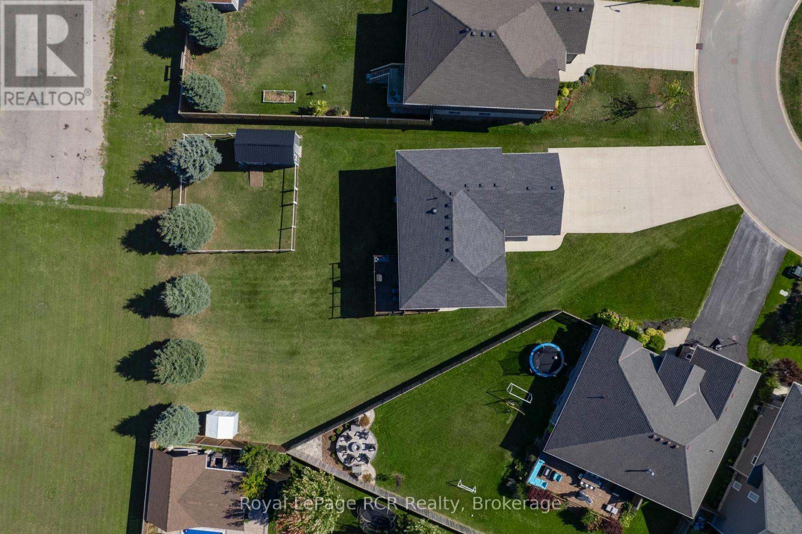 












54 LAKEFIELD DRIVE

,
Kincardine,




Ontario
N2Z0C9

