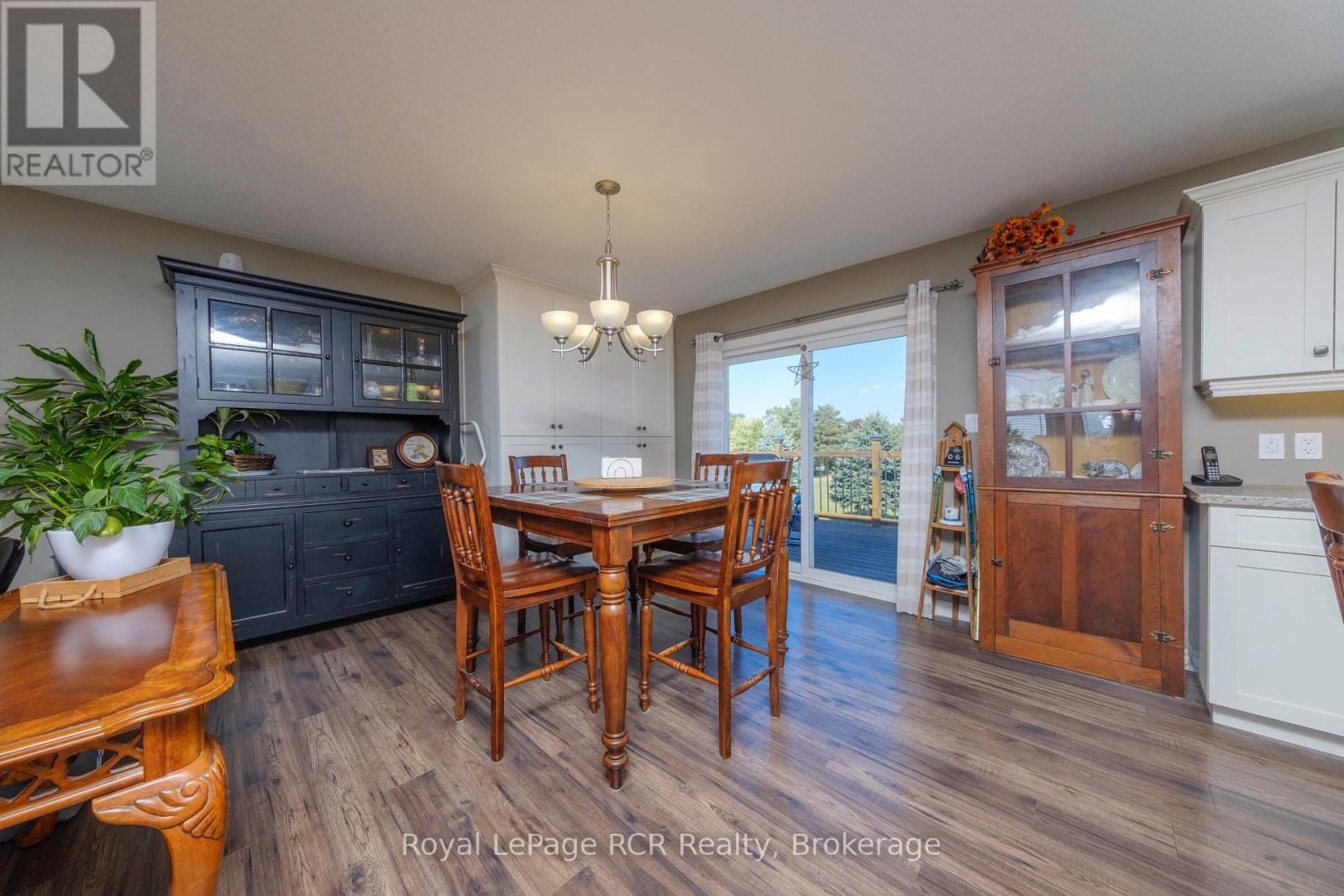 












54 LAKEFIELD DRIVE

,
Kincardine,




Ontario
N2Z0C9

