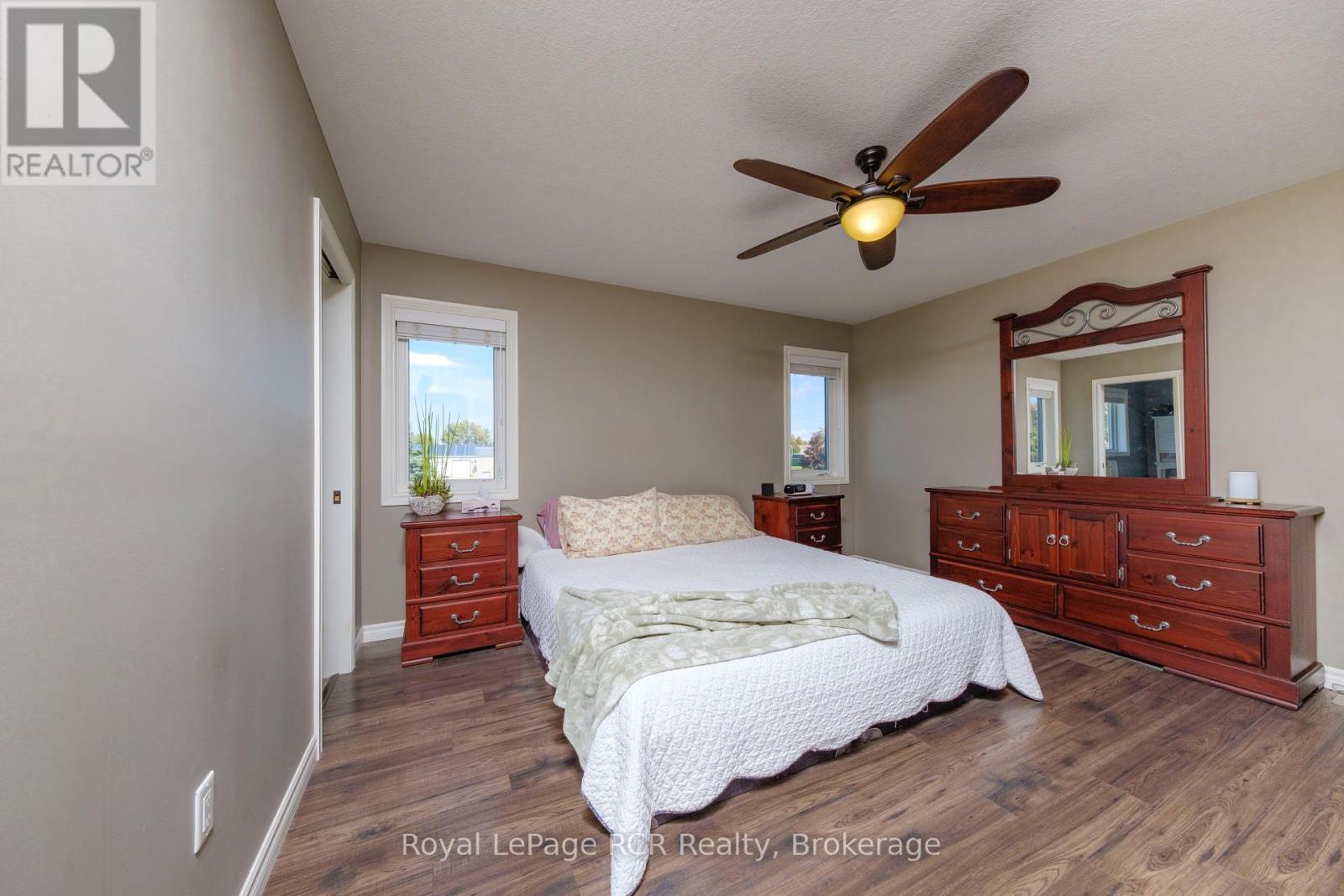 












54 LAKEFIELD DRIVE

,
Kincardine,




Ontario
N2Z0C9

