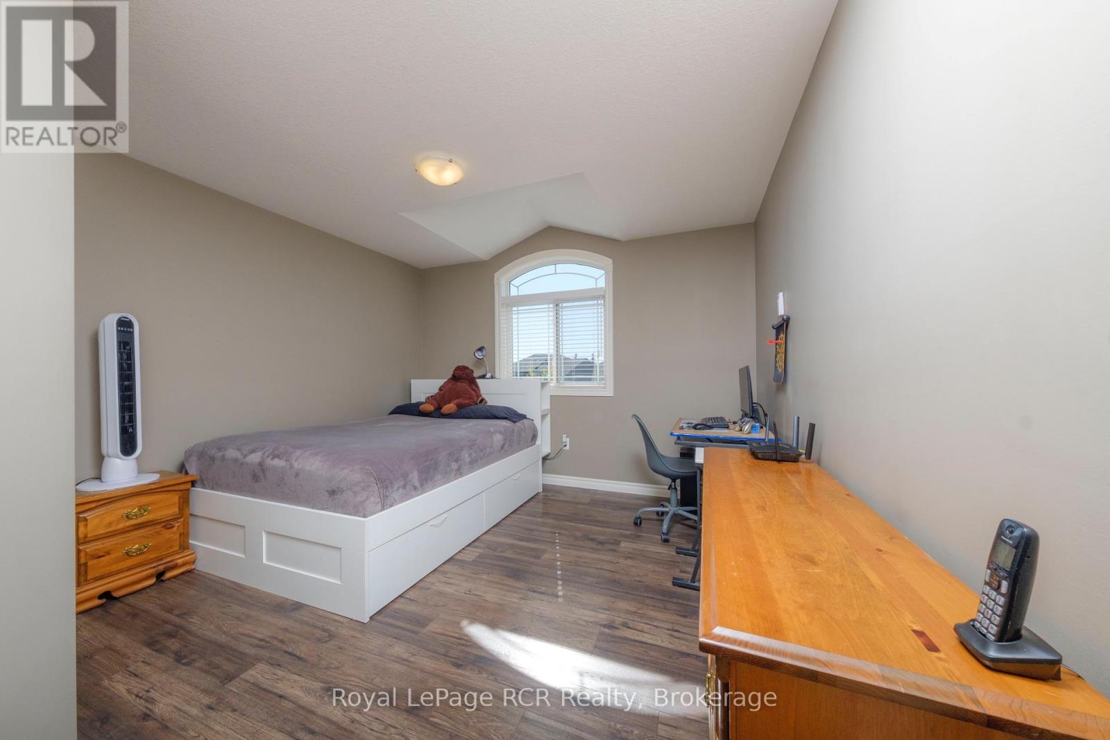 












54 LAKEFIELD DRIVE

,
Kincardine,




Ontario
N2Z0C9

