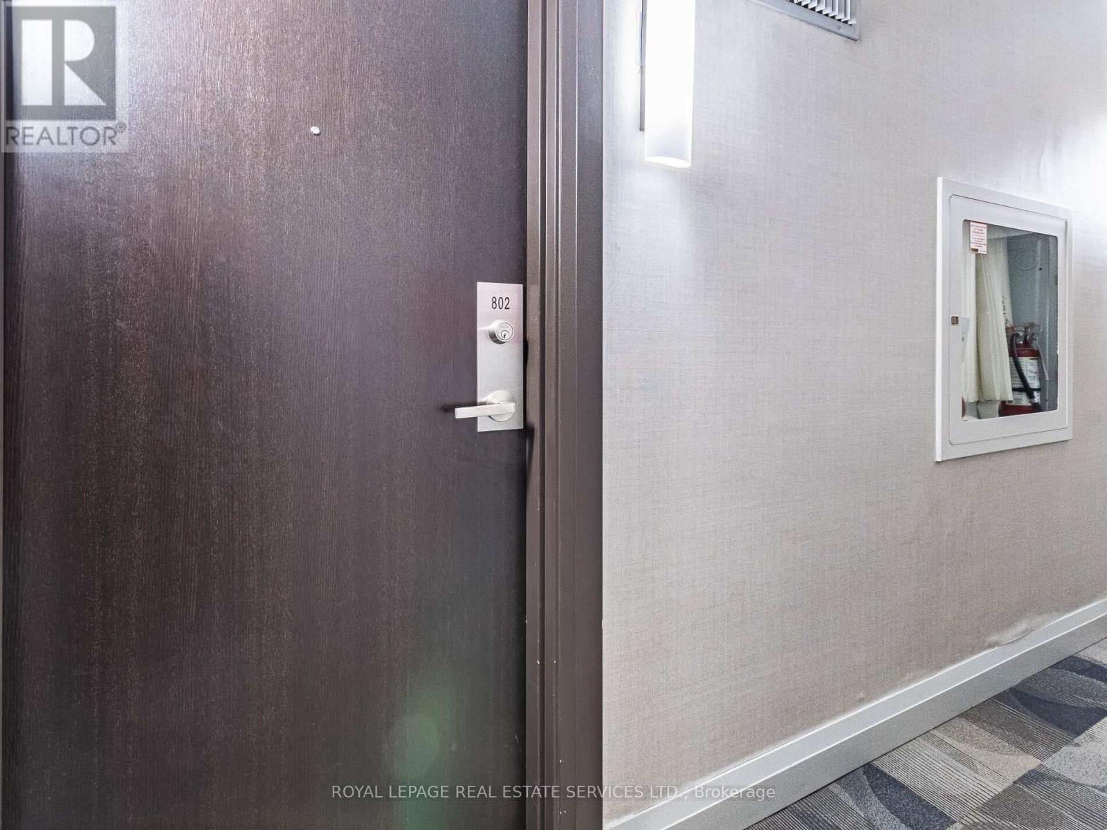 












802 - 55 BLOOR STREET E

,
Toronto,




Ontario
M4W3W6

