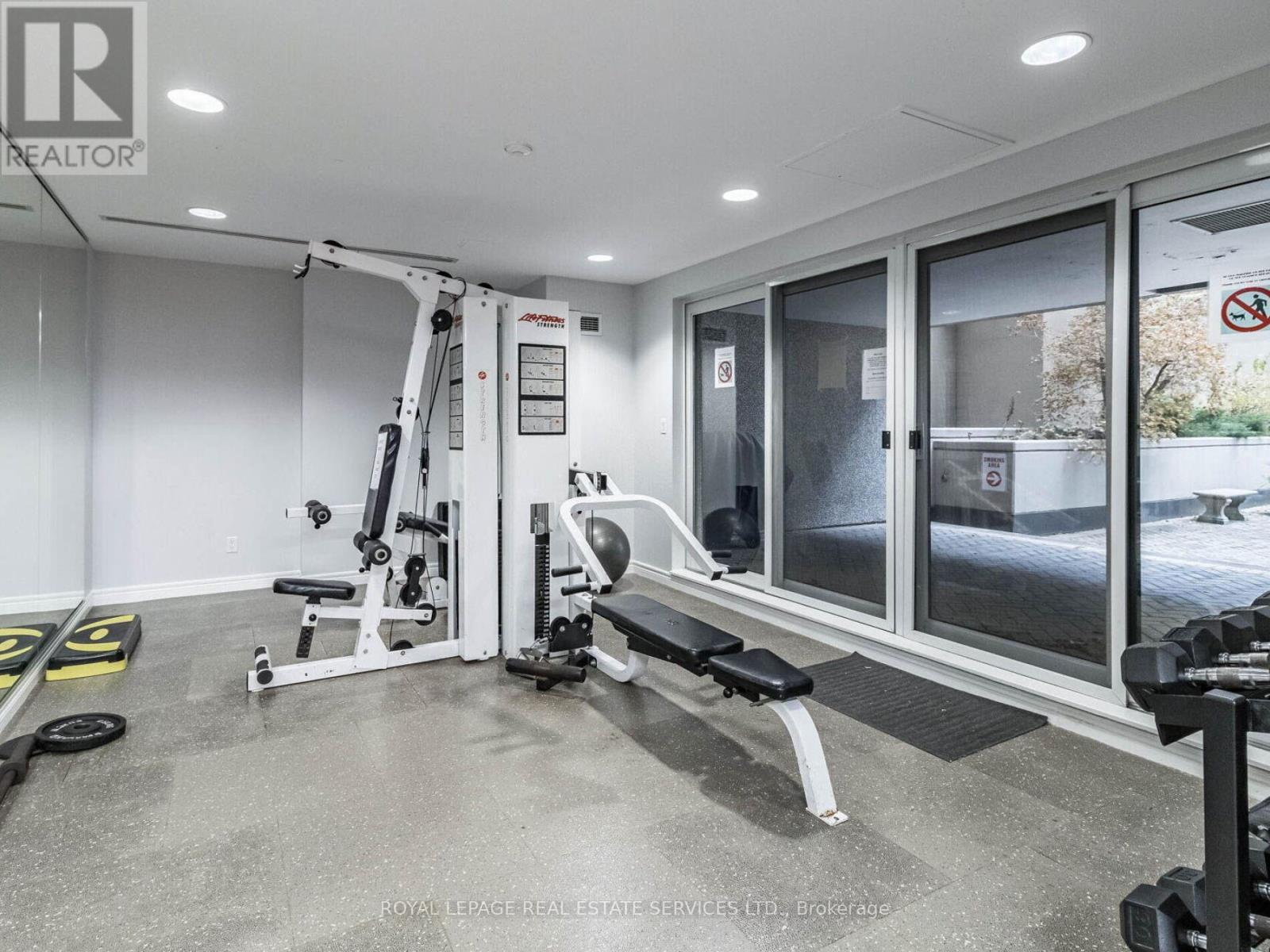 












802 - 55 BLOOR STREET E

,
Toronto,




Ontario
M4W3W6

