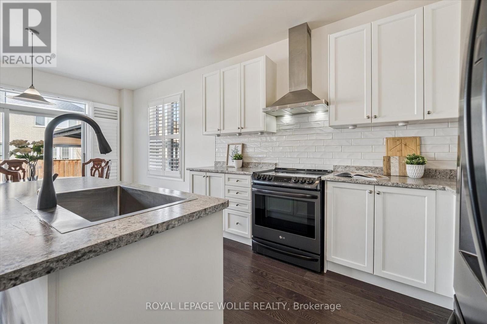 












65 BARLOW PLACE

,
Brant,




Ontario
N3L0H1

