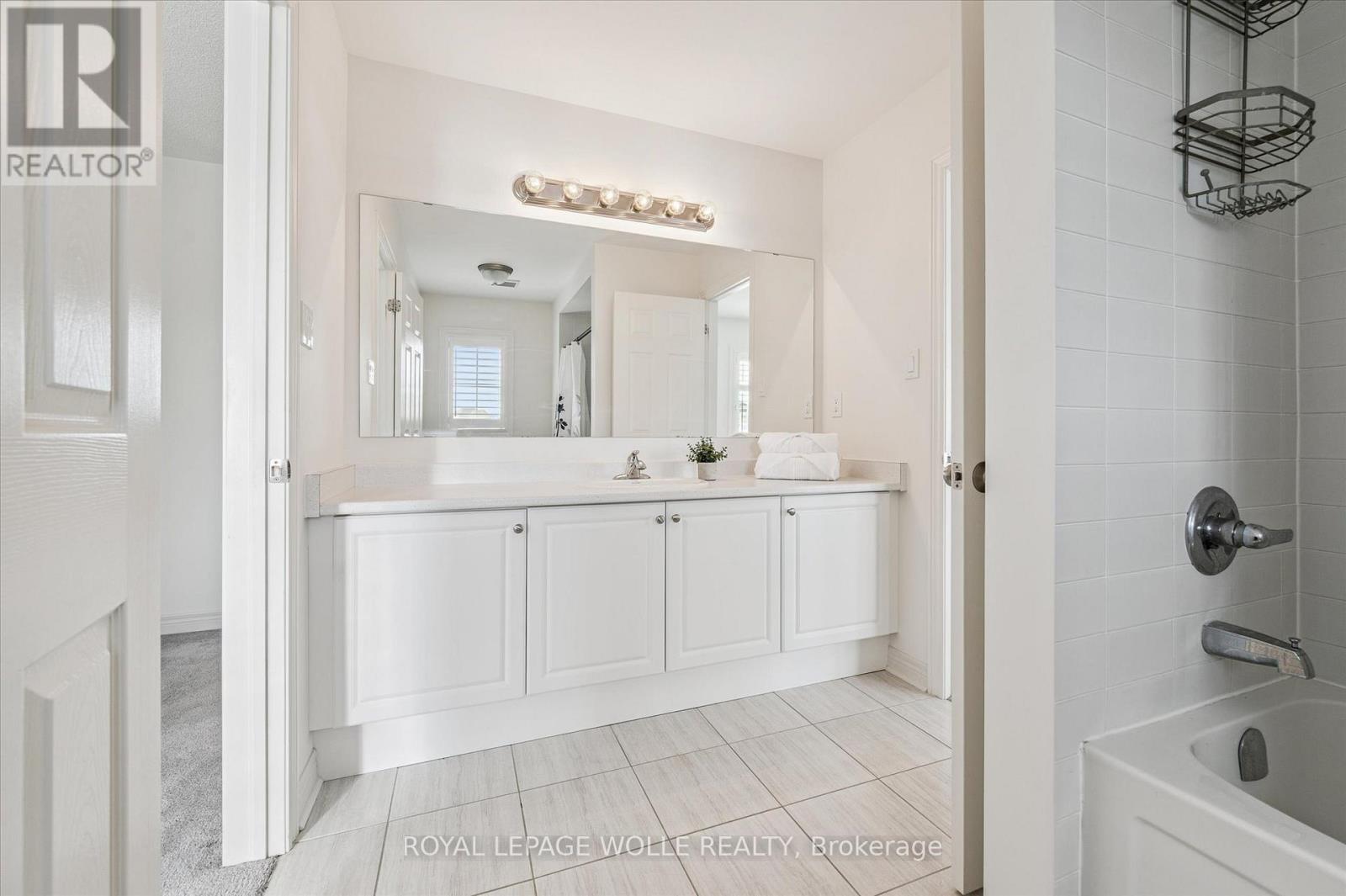 












65 BARLOW PLACE

,
Brant,




Ontario
N3L0H1

