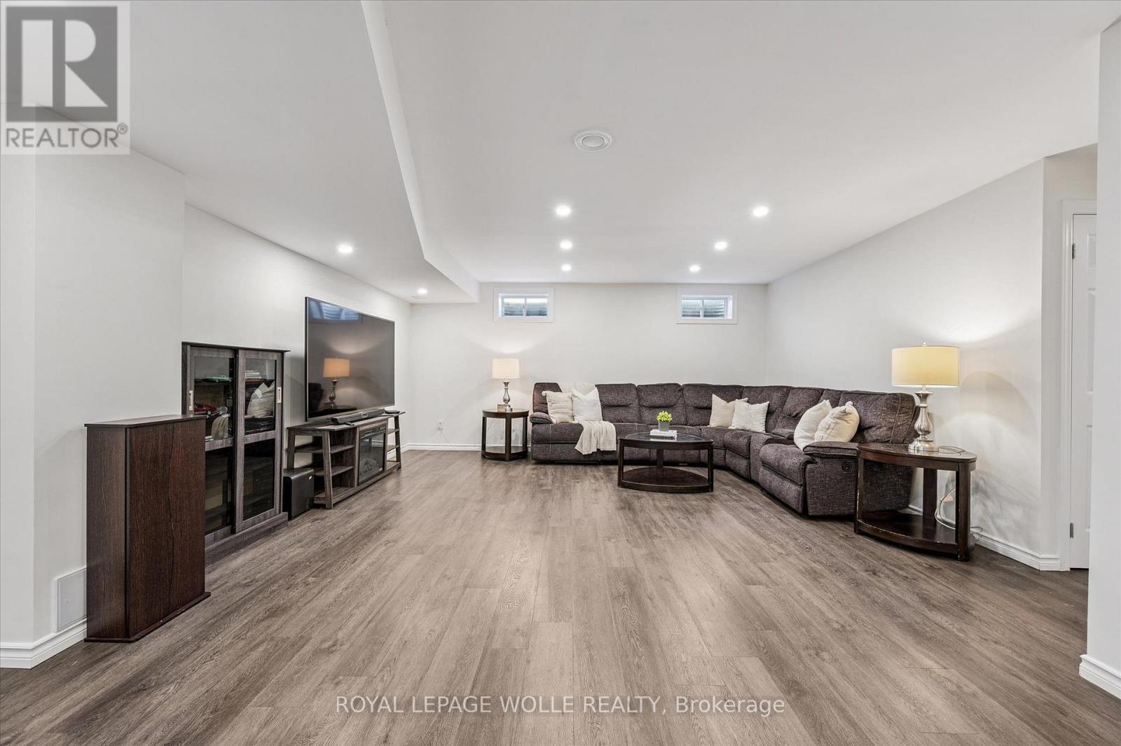 












65 BARLOW PLACE

,
Brant,




Ontario
N3L0H1

