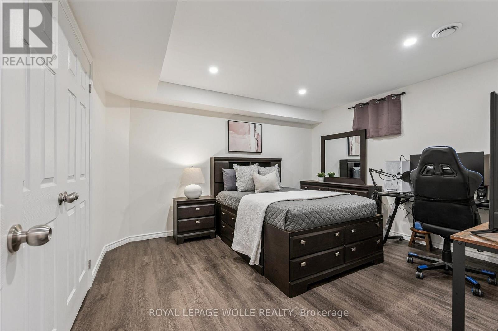 












65 BARLOW PLACE

,
Brant,




Ontario
N3L0H1

