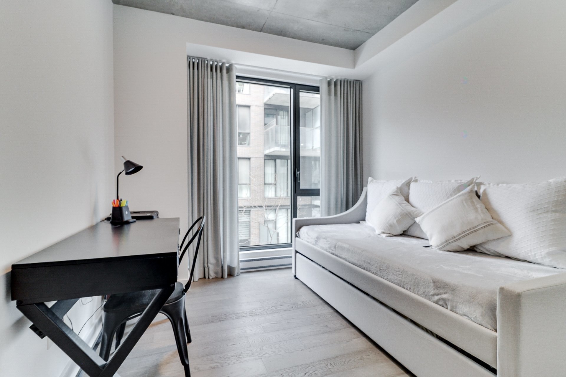









75


Rue De Castelnau O.

, 229,
Montréal (Villeray/Saint-Michel/Parc-Extension),




QC
H2R0B9

