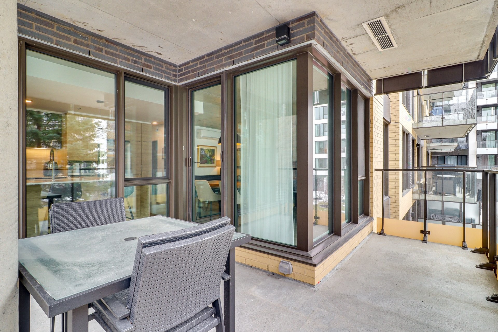 









75


Rue De Castelnau O.

, 229,
Montréal (Villeray/Saint-Michel/Parc-Extension),




QC
H2R0B9

