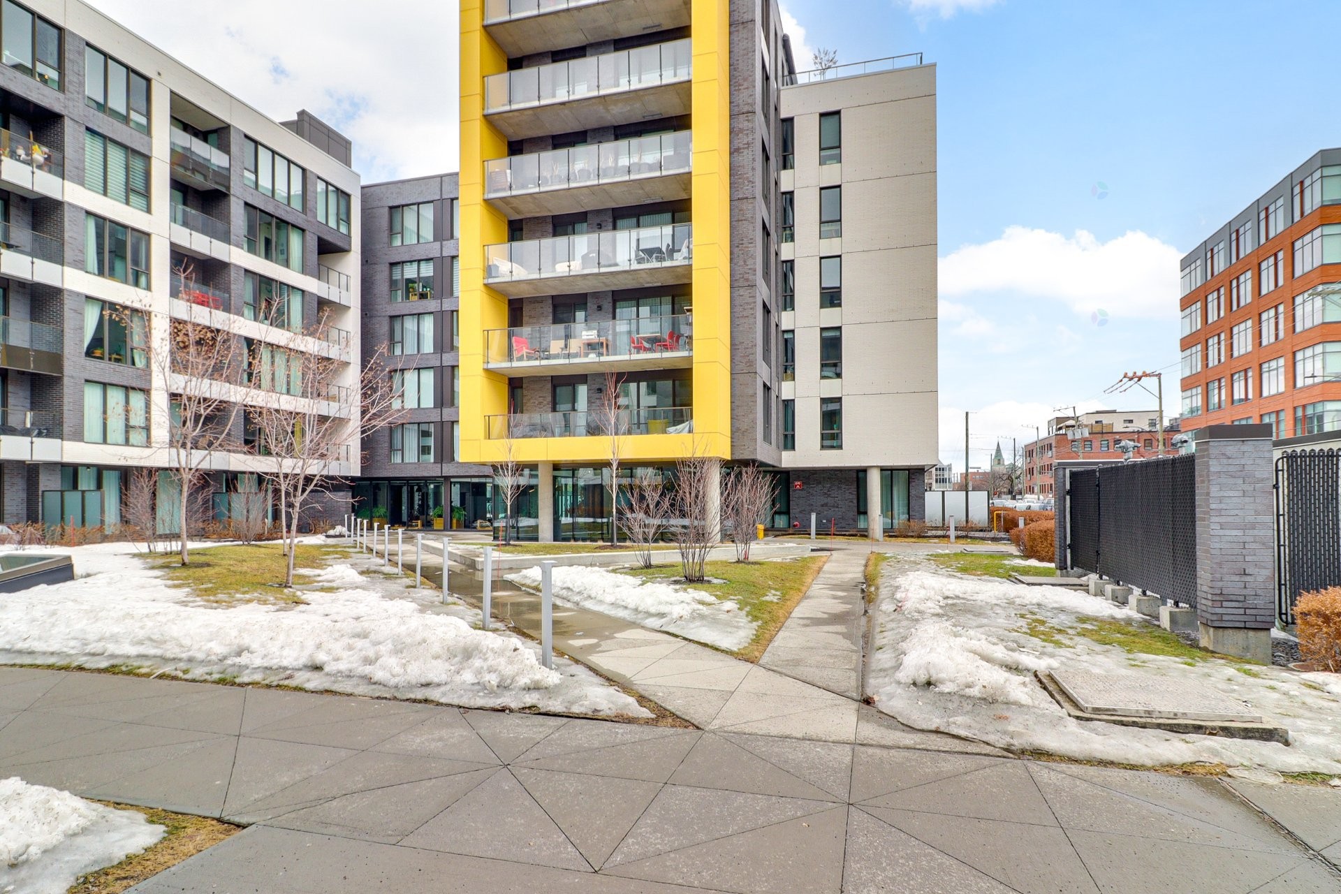 









75


Rue De Castelnau O.

, 229,
Montréal (Villeray/Saint-Michel/Parc-Extension),




QC
H2R0B9

