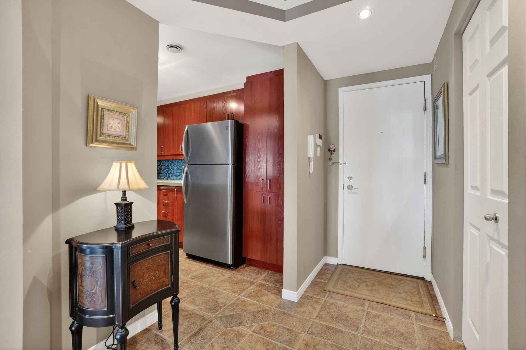 









275


Rue Upper Edison

, 301,
Saint-Lambert,




QC
J4R2W1

