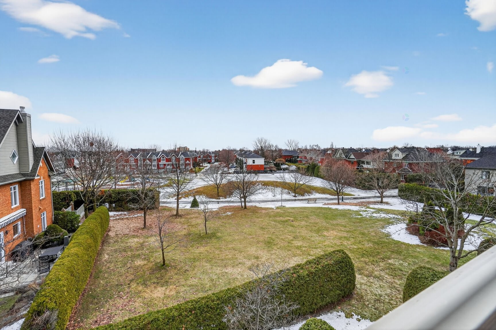 









275


Rue Upper Edison

, 301,
Saint-Lambert,




QC
J4R2W1

