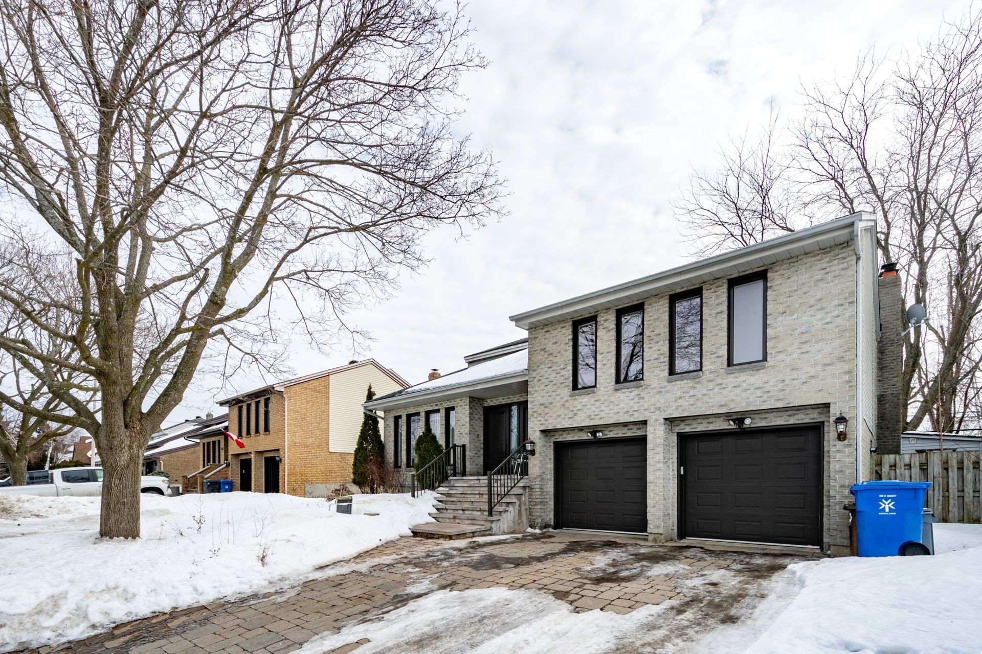 









218


Rue du Niagara

,
Kirkland,




QC
H9J3W7

