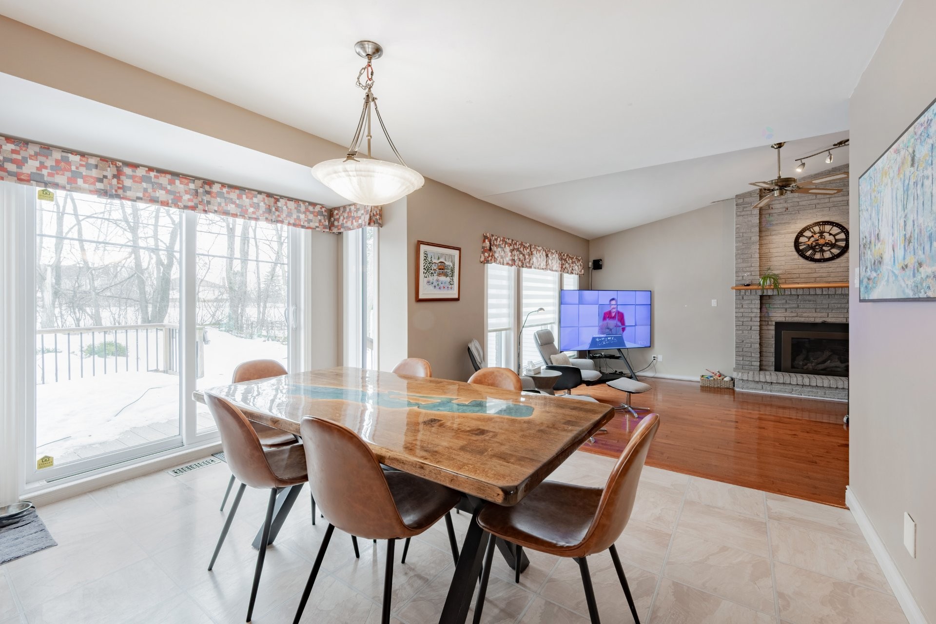 









218


Rue du Niagara

,
Kirkland,




QC
H9J3W7

