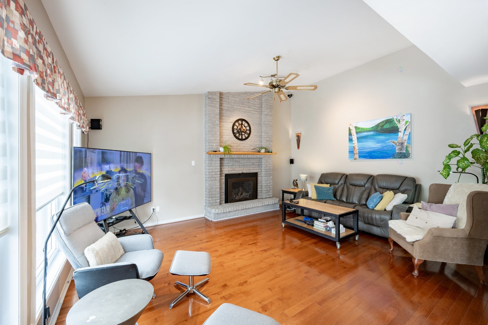 









218


Rue du Niagara

,
Kirkland,




QC
H9J3W7

