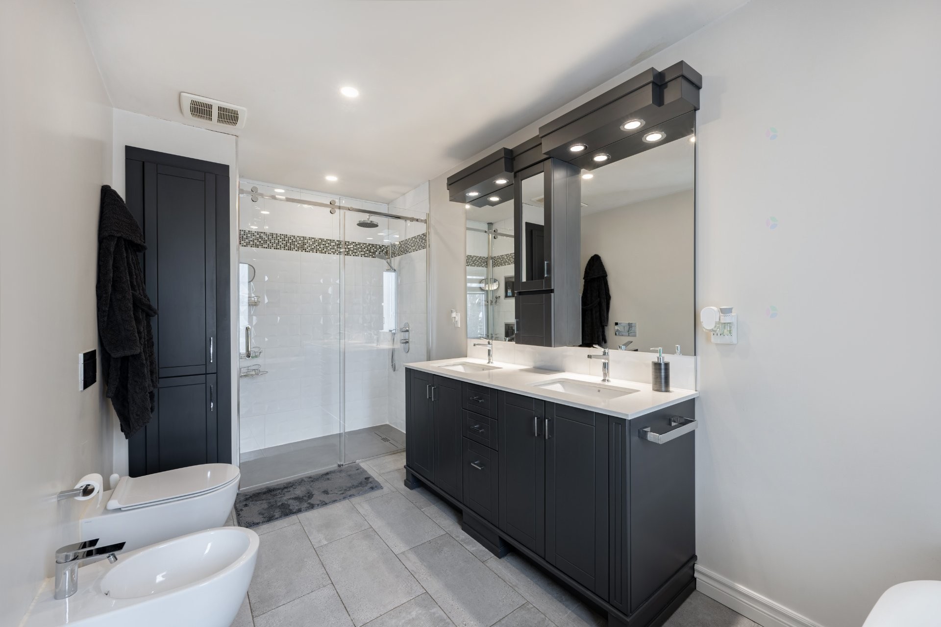 









218


Rue du Niagara

,
Kirkland,




QC
H9J3W7

