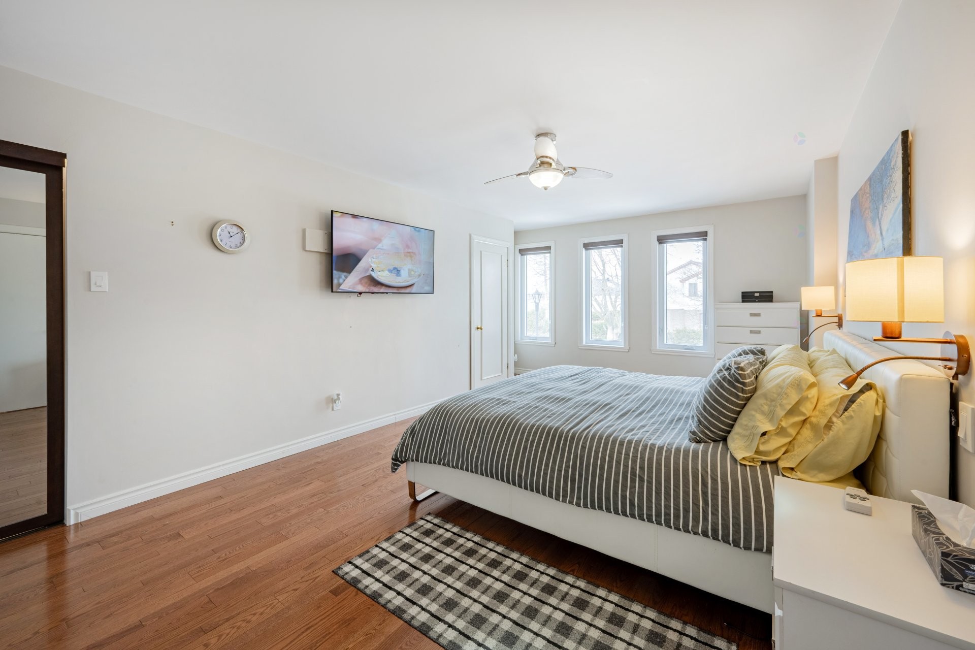 









218


Rue du Niagara

,
Kirkland,




QC
H9J3W7

