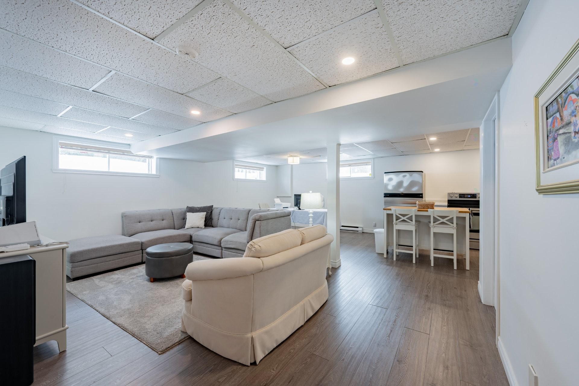 









218


Rue du Niagara

,
Kirkland,




QC
H9J3W7

