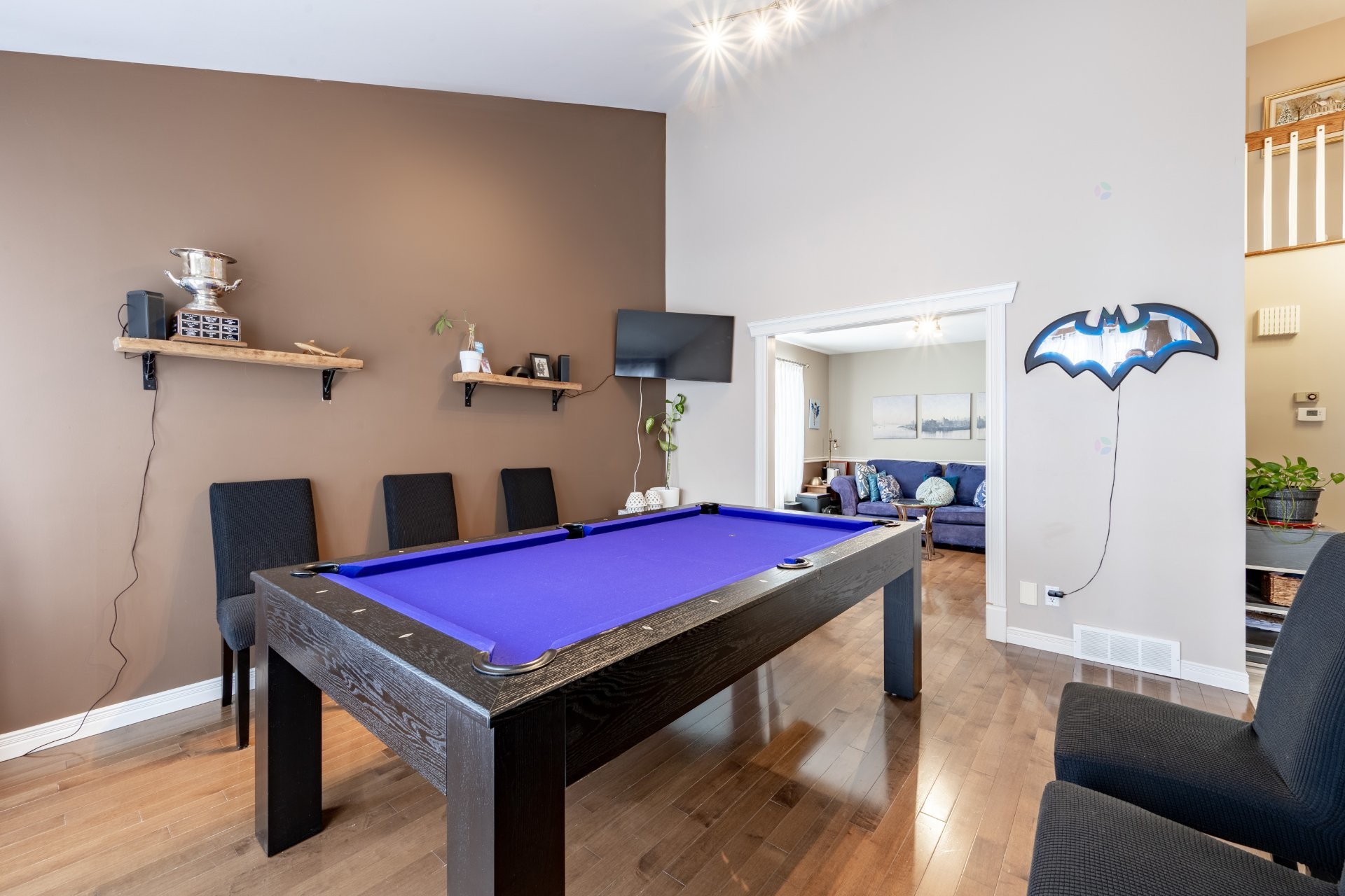 









218


Rue du Niagara

,
Kirkland,




QC
H9J3W7

