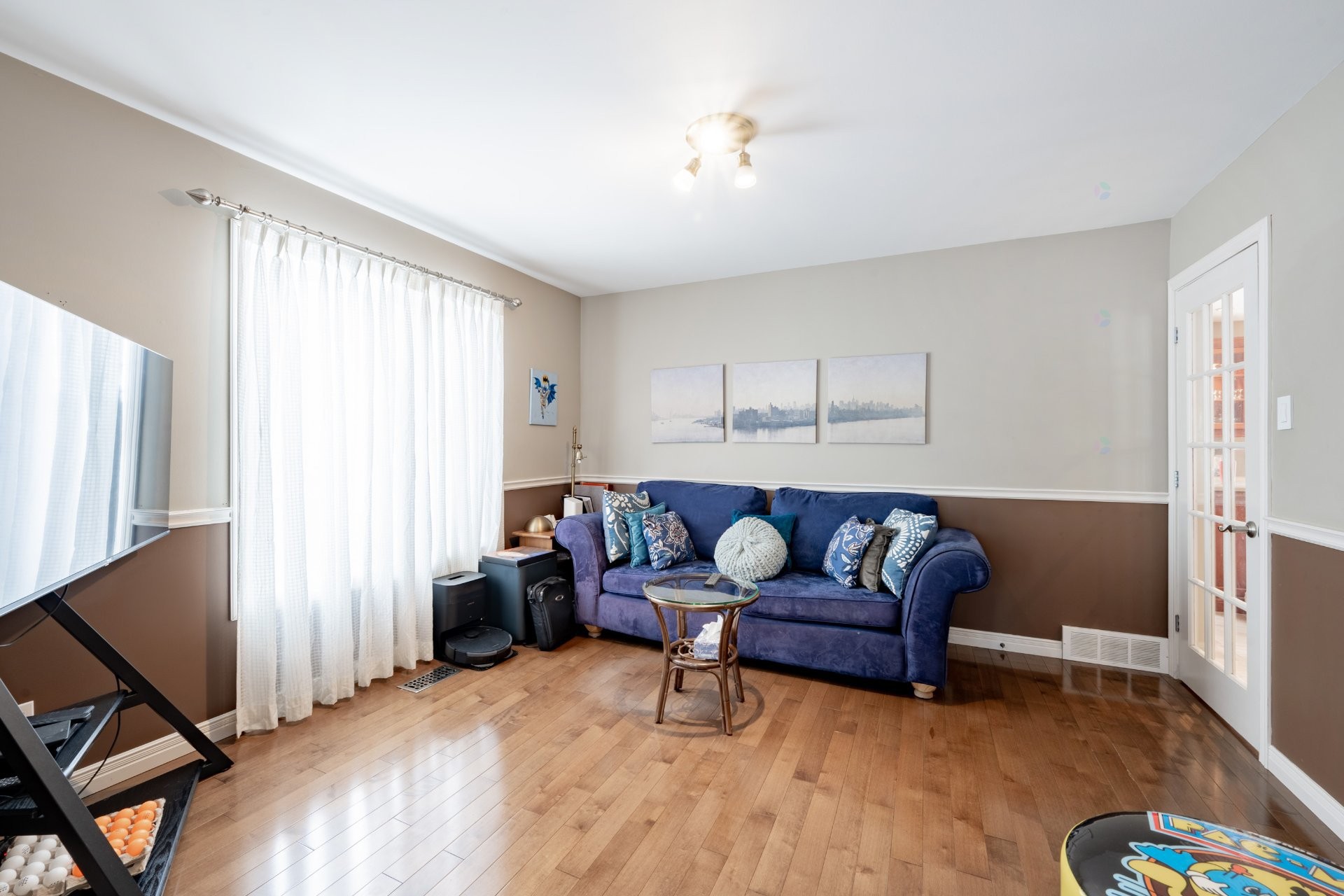 









218


Rue du Niagara

,
Kirkland,




QC
H9J3W7

