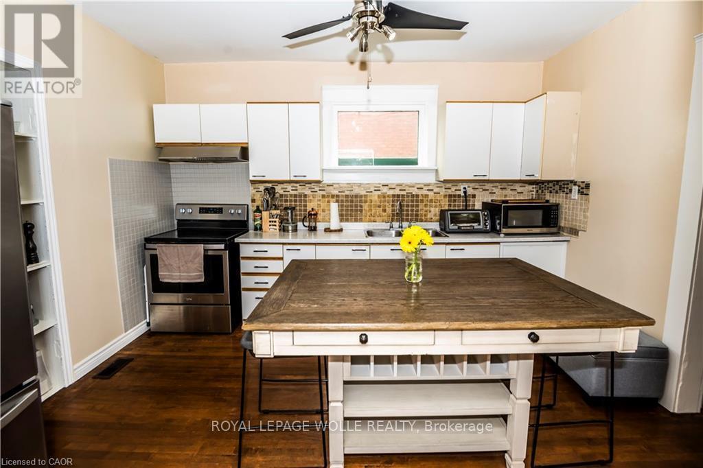 












2 - 408 WELLINGTON STREET N

,
Kitchener,




Ontario
N2H5L2

