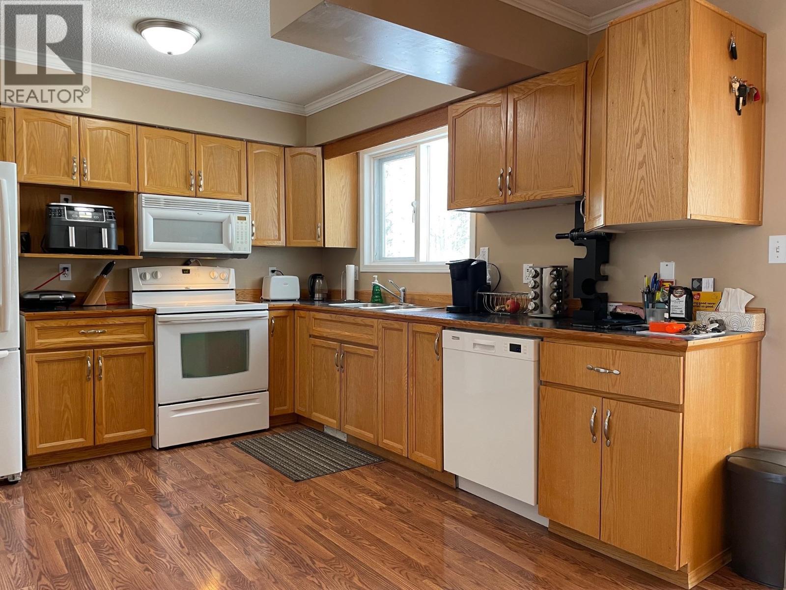 












5548 MINNAKER CRESCENT

,
Fort Nelson,




British Columbia
V0C1R0

